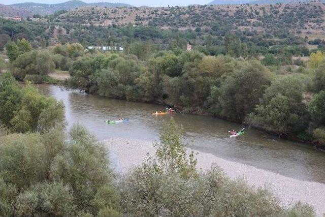 Sarıcakaya’da Kano Ve Kayak Etkinliği