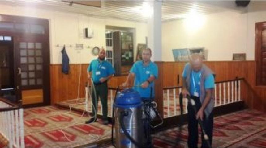 &Ouml;ğrenci Yurtlarındaki Mescitler Temizlendi