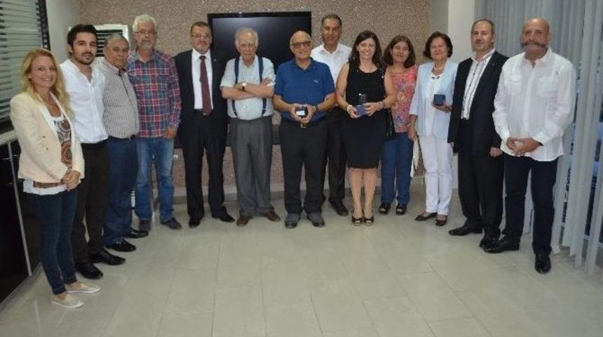Adana&rsquo;da Emektar Mimarlara Plaket
