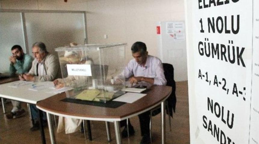 Elazığ Havalimanı&rsquo;nda Oy Kullanma İşlemleri Başladı