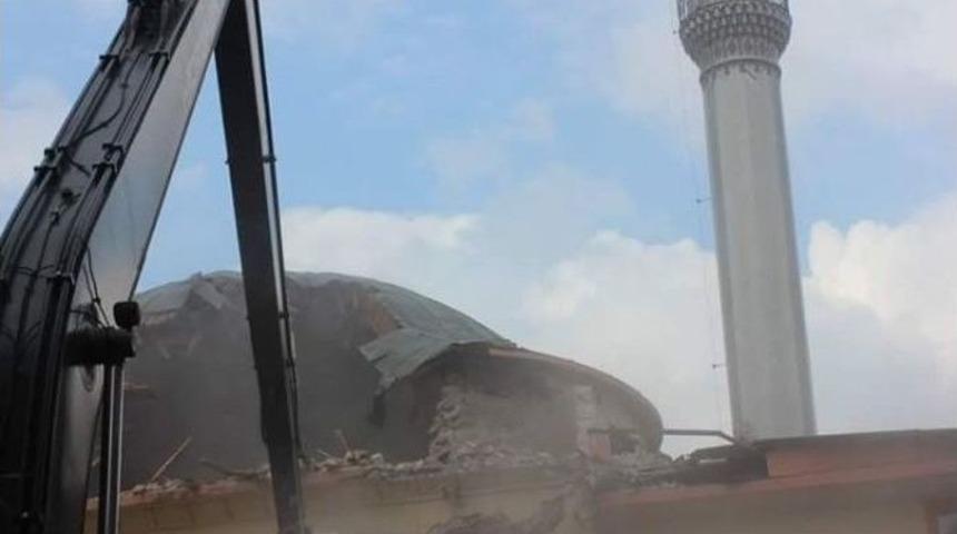 Kıblesi Yanlış Olduğu Anlaşılan Cami 61 Yıl Sonra Yıkıldı