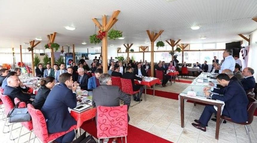 Başkan To&ccedil;oğlu, Kocaali&rsquo;de Muhtarlarla Bir Araya Geldi