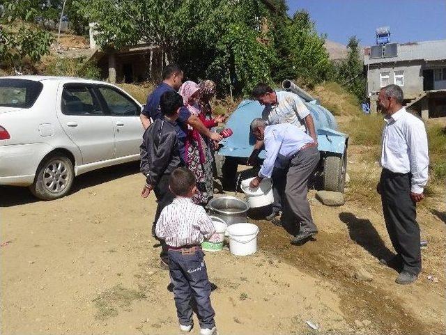 Su Şebekesi Olmayan Mahalleden Su Parası Alındığı İddiası