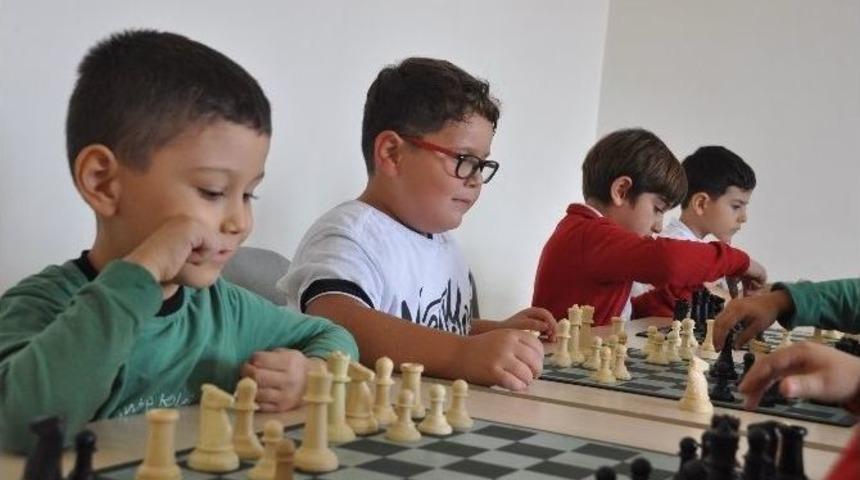 Gkv&rsquo;nin Satran&ccedil; Ustaları Turnuvalara Hazırlanıyor