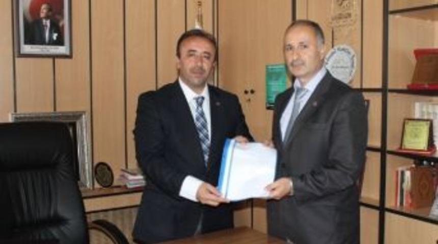 Diyanet-sen İl&ccedil;e Başkanı Tun&ccedil; &Ccedil;aycuma M&uuml;ft&uuml;&rsquo;s&uuml;ne Talep Dosyası Hazırladı