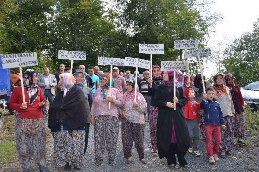 K&ouml;yl&uuml;lerden Taş Ocağı Eylemi