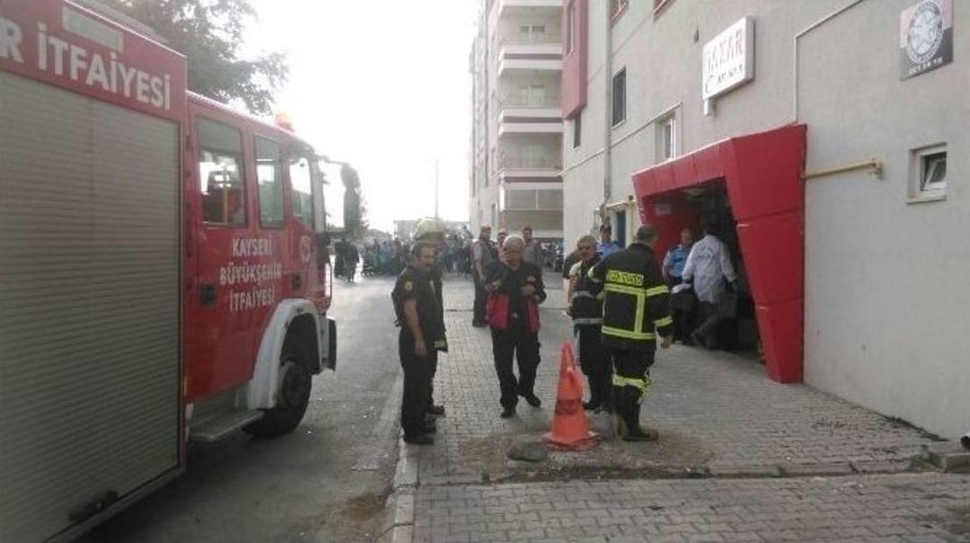 Boşandığı Eşinin Oturduğu Daireyi Ateşe Vererek 8. Kattan Atladı