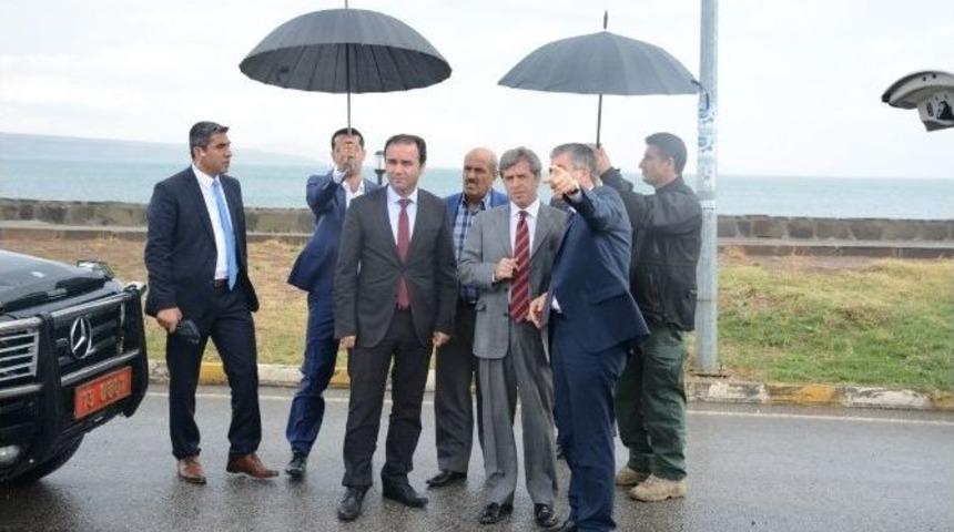 Vali &Ccedil;ınar Sahil D&uuml;zenleme Projesi&rsquo;ni İnceledi