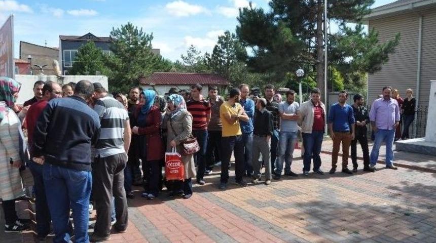 İntikam İ&ccedil;in Fabrika Yakan İş&ccedil;inin Serbest Bırakılmasına Tepki