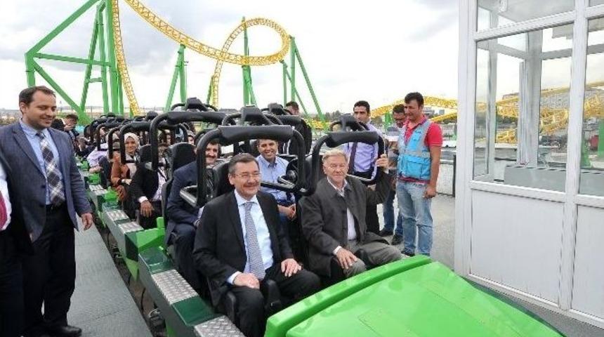 G&ouml;k&ccedil;ek, Yabancı Konuklarına Ankara&rsquo;yı Gezdirdi