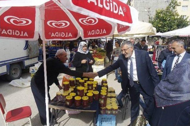 Başkan Bozkurt Esnafı Ve Halkı Dinledi