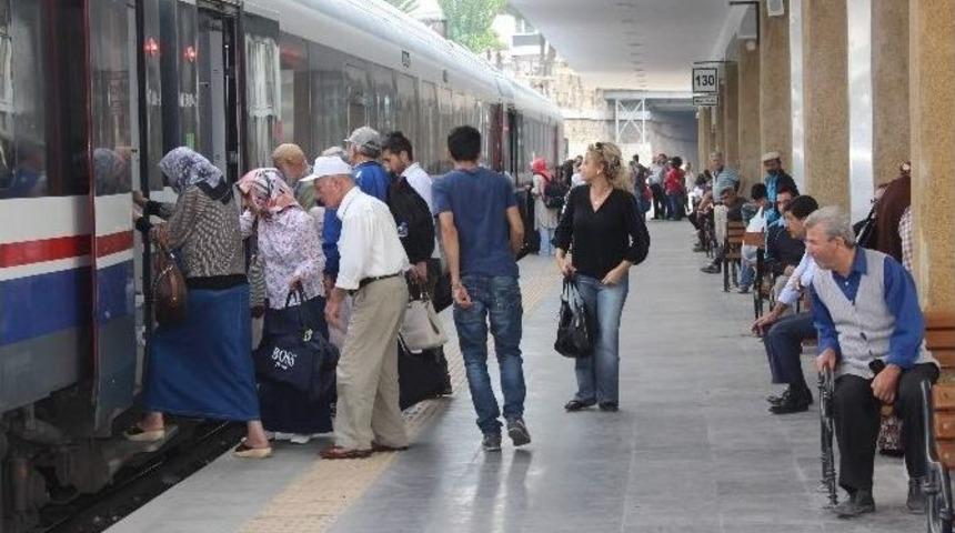 Aydın Trenle Yolculuğu Sevdi