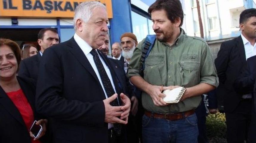 Ahmet Uzer El Cezire T&uuml;rk&rsquo;e R&ouml;portaj Verdi