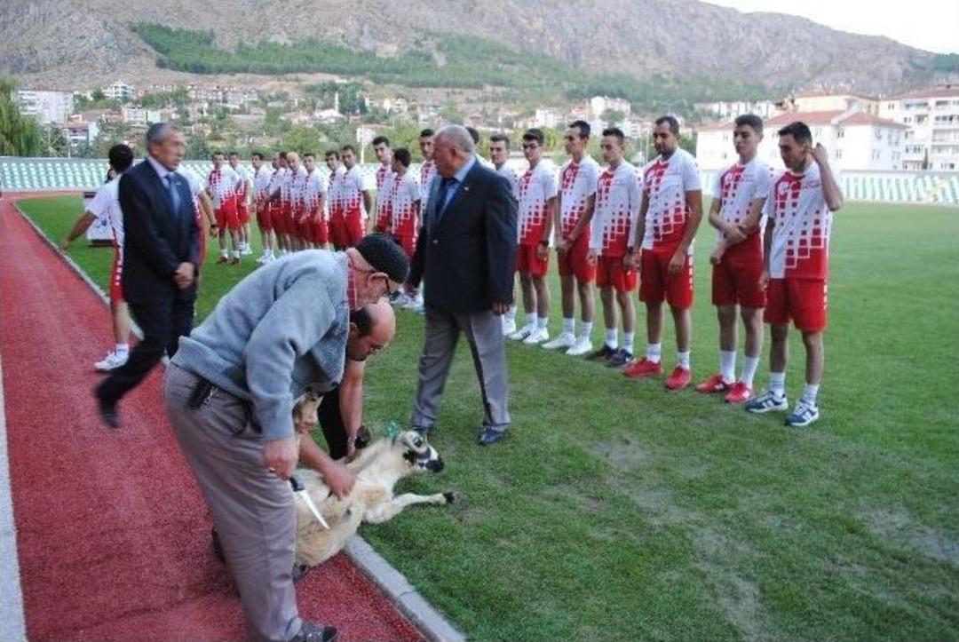 Hakemler, Sezonu Kurban Keserek A&ccedil;tı