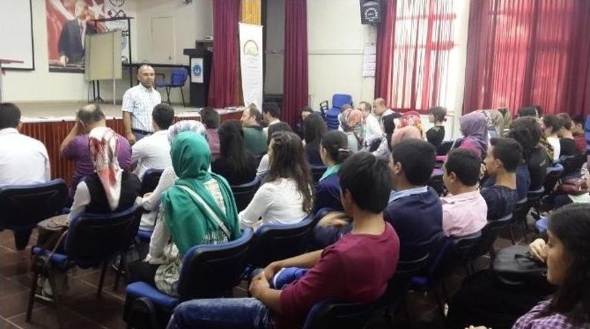 Gediz&rsquo;de &Uuml;cretsiz &Uuml;niversite Sınavları Hazırlık Kursları Başladı