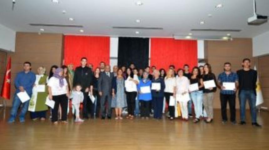 &Ccedil;iğli&rsquo;de 412 Kursiyer Sertifikalarına Kavuştu