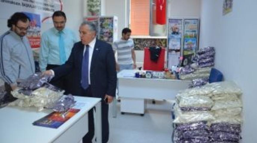 Bafra Gen&ccedil;lik Merkezi Yardım Paketlerini Hazırladı