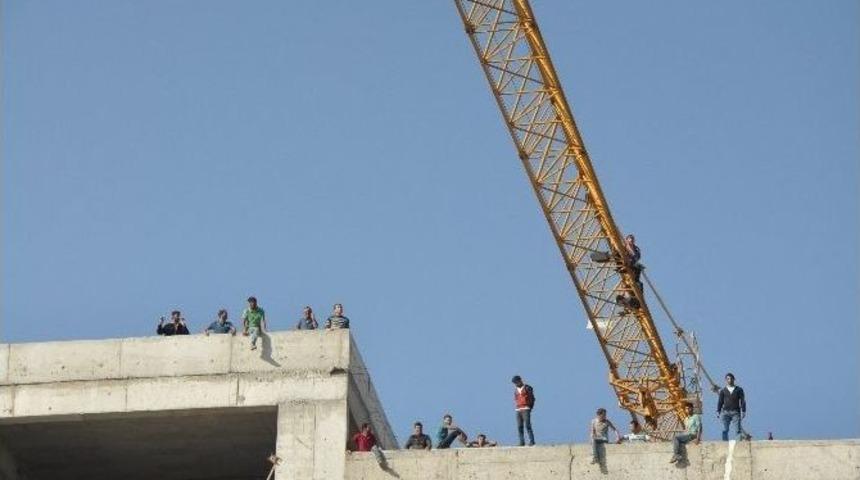 İş&ccedil;ilerden Vin&ccedil; Tepesinde &Ouml;l&uuml;mle Buruna Buruna Eylem