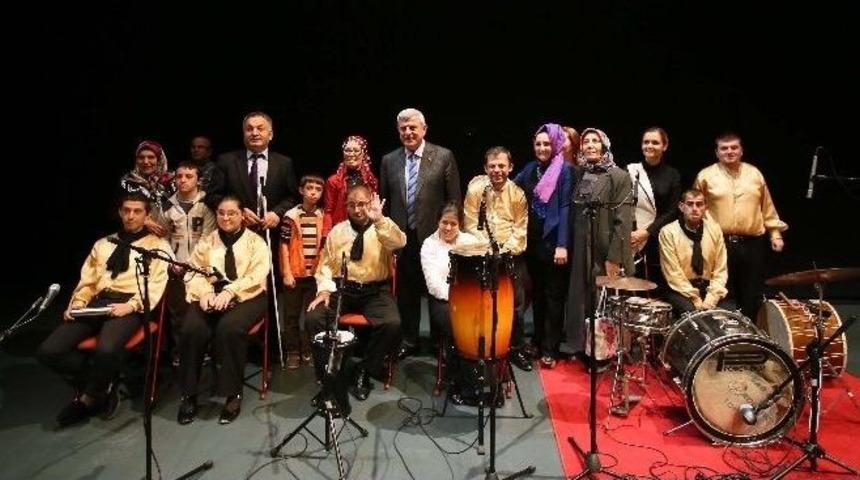 Başkan Karaosmanoğlu: &ldquo;asıl Engelli, G&ouml;nl&uuml;nde Engel Olandır&rdquo;