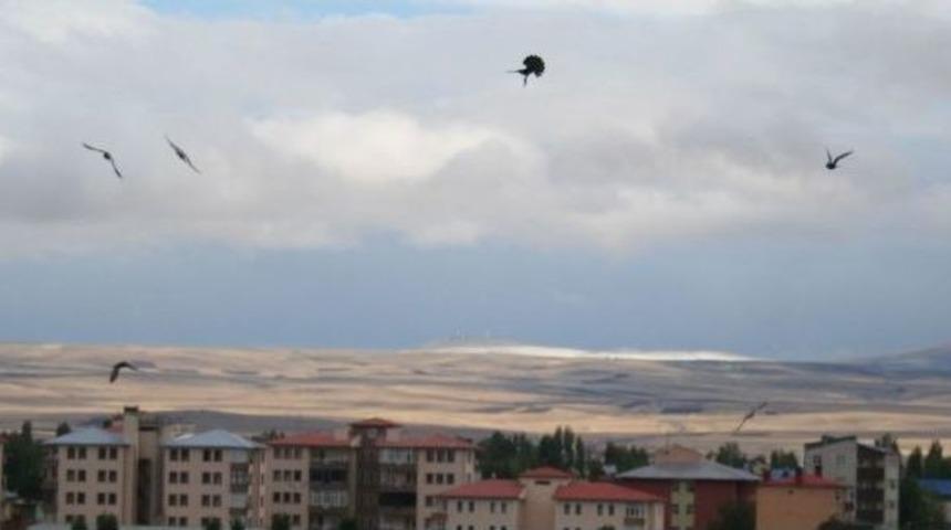 Kars&rsquo;a Mevsimin İlk Karı Yağdı