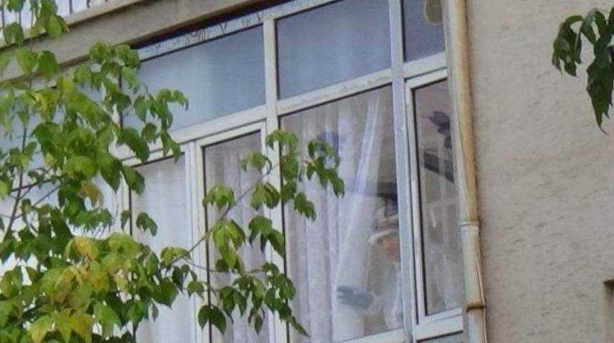 12 Yaşındaki &Ccedil;ocuk Evinde &Ouml;ld&uuml;r&uuml;ld&uuml;