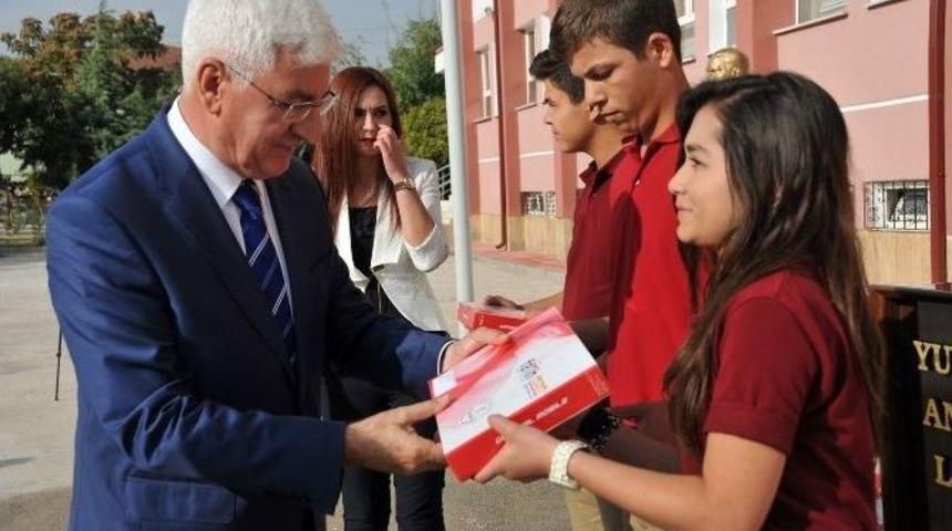 Karaman&rsquo;da &Ouml;ğrencilere Tablet Bilgisayar Dağıtıldı