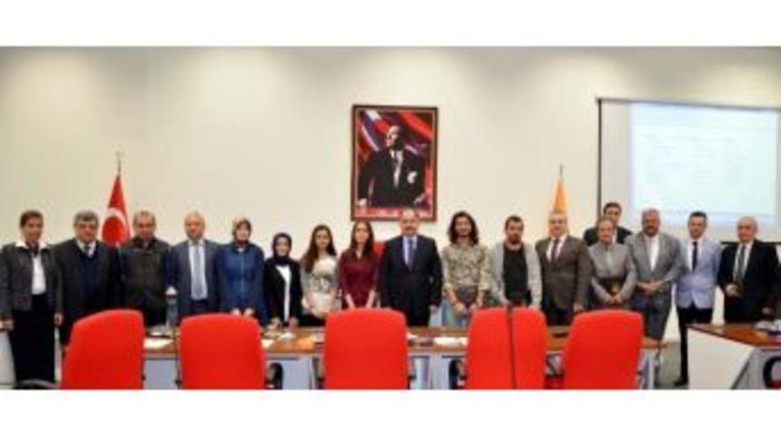 Nk&uuml;&rsquo;ye Birincilikle Yerleşen &Ouml;ğrencilere Kutlama Belgesi