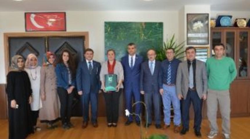 Yeşilay&rsquo;dan Rekt&ouml;r &Ccedil;akar&rsquo;a Ziyaret