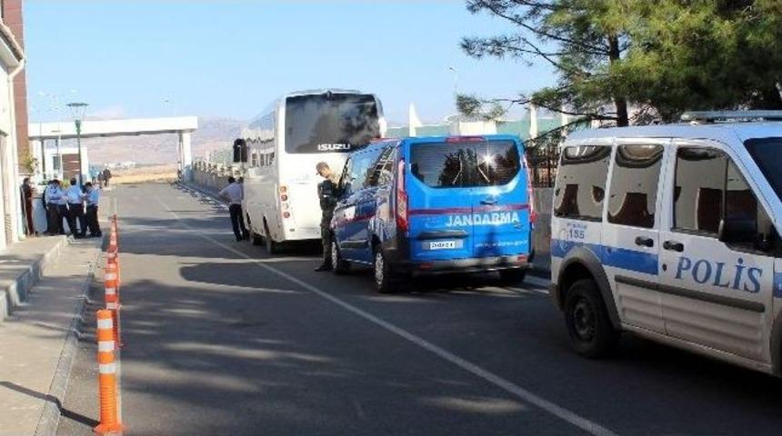 Vatandaşın İhbarı &Uuml;zerine Harekete Ge&ccedil;en G&uuml;venlik G&uuml;&ccedil;leri 1 Ter&ouml;risti &Ouml;ld&uuml;rd&uuml;