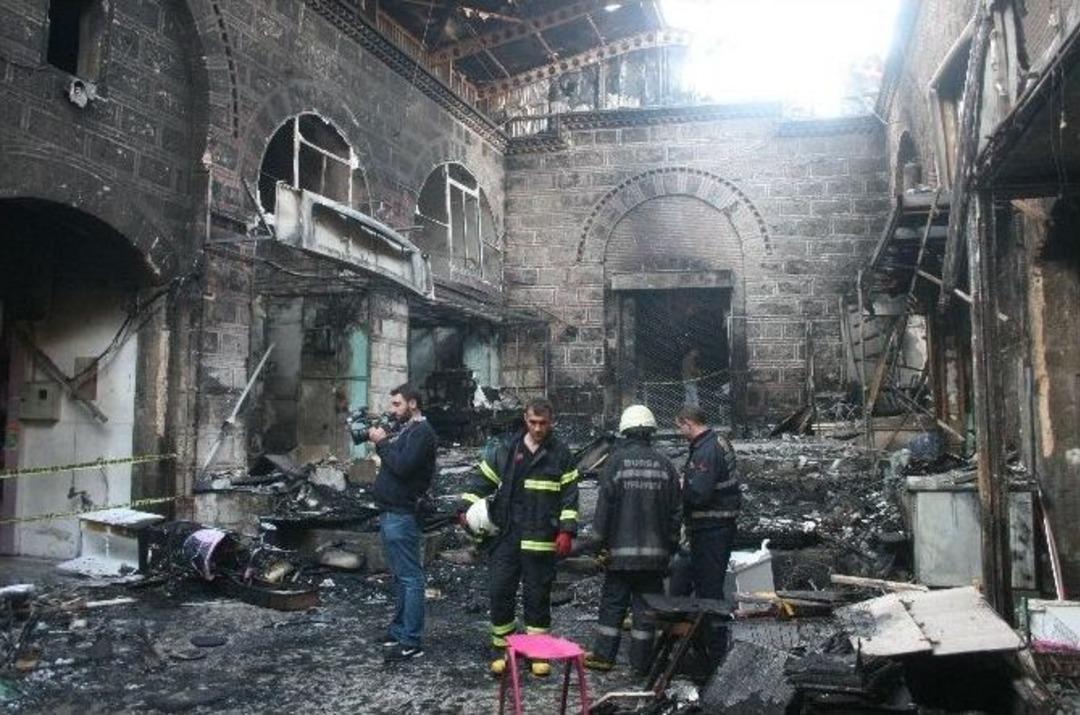 Kapalı&ccedil;arşı Yangınının Tahribatı G&uuml;n Ağarınca Ortaya &Ccedil;ıktı