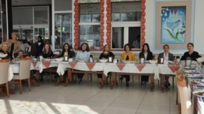 K&ouml;rfez Bayanları Kahvaltıda Buluştu