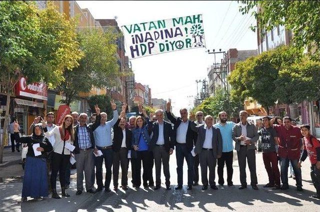 Hdp Milletvekili Adayları Nizip’i Ziyaret Etti