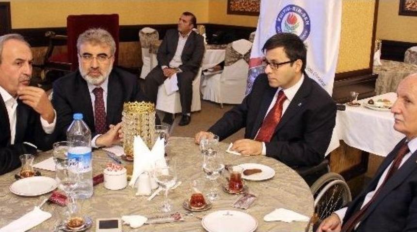 Eski Enerji Ve Tabii Kaynaklar Bakanı Taner Yıldız: