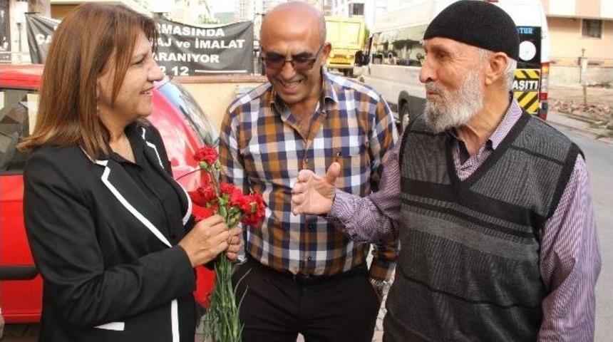 Ak Parti Milletvekili Adayı Hacer Akt&uuml;rk, Esnafı Ziyaret Etti