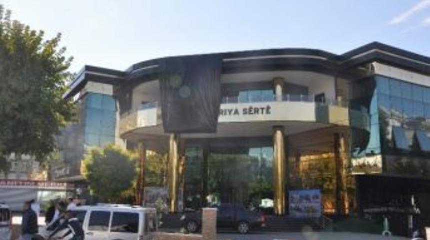 Siirt Belediye Binasına Siyah Bez Asıldı