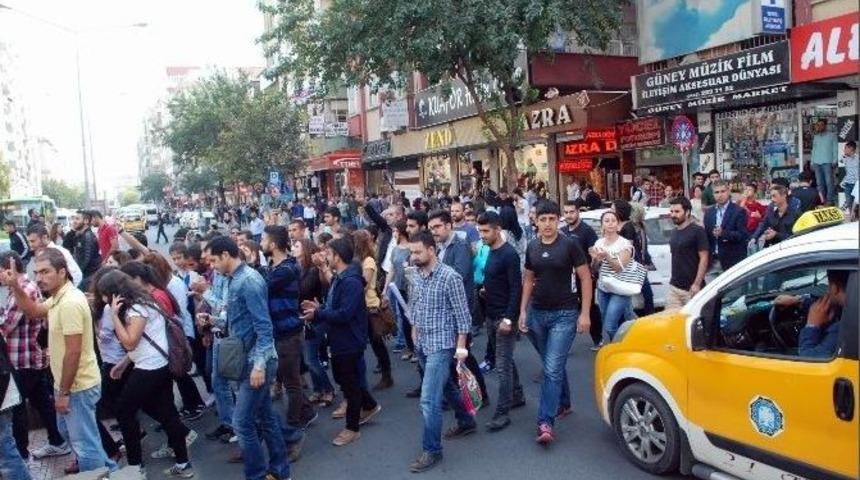 Ankara&rsquo;daki Ter&ouml;r Saldırısı Diyarbakır&rsquo;da Kınandı