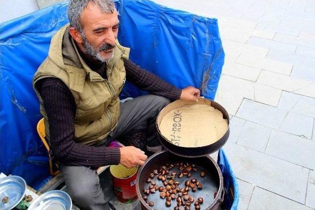 Kışın Habercisi Kestaneciler Ocaklarını Yaktı