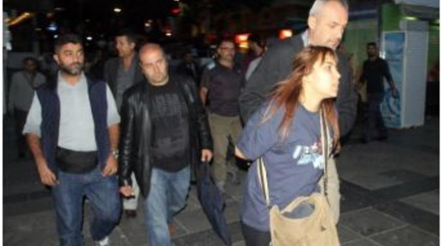 Başkent&rsquo;te Barikat Kuran Gruba Polis M&uuml;dahalesi