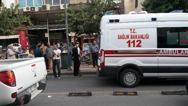 Aydınlatma Direğine Çarpan Bisikletli Sürücüsü Yaralandı