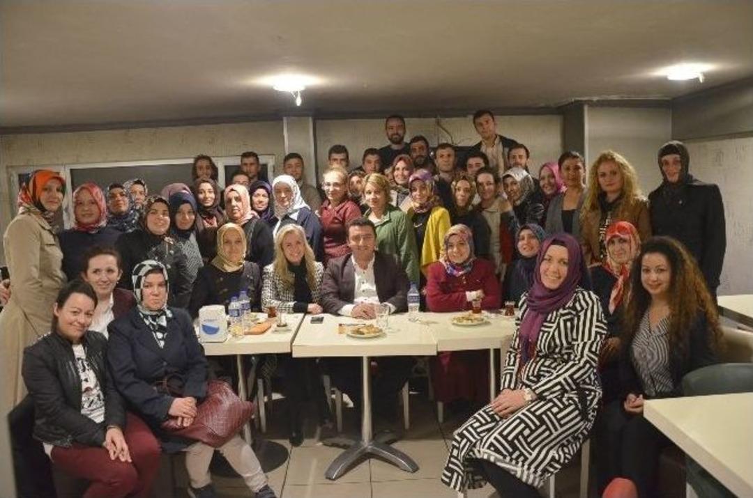 Ak Parti Kadın Kolları Ve Gen&ccedil;lik Kollarından Kaynaşma Toplantısı