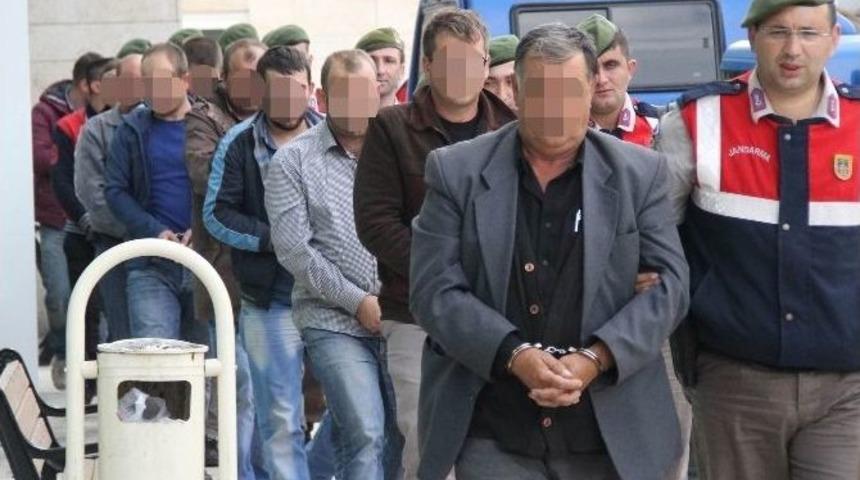 D&uuml;ğ&uuml;nde Tabancayla Ateş A&ccedil;an Muhtar Ve 10 Yakını G&ouml;zaltına Alındı