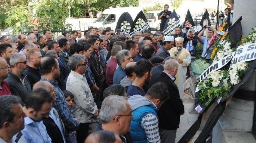 Ankara&rsquo;daki Patlamada &Ouml;len Hakan &Ouml;ğretmen Defnedildi