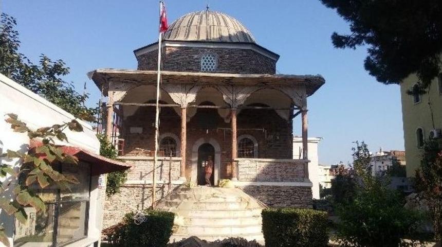 Tarihi K&uuml;t&uuml;phane Restore Ediliyor