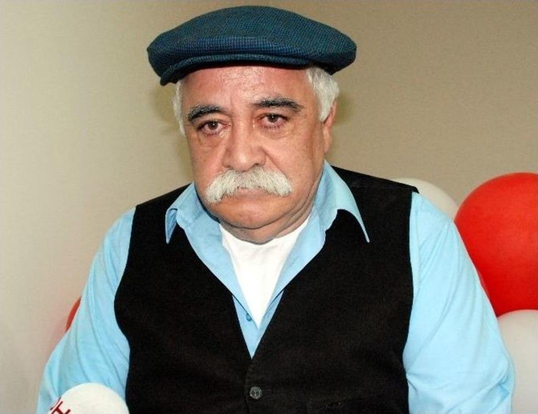 &Uuml;nl&uuml; Tiyatrocu Levent Kırca Tedavi G&ouml;rd&uuml;ğ&uuml; Hastanede Hayatını Kaybetti