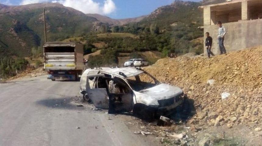 Şemdinli’de Vedaş Araçları Yakıldı