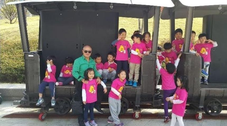 Başkan Akg&uuml;n, Kore&rsquo;deki Eğitim Sistemini İnceledi