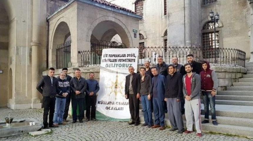 Osmanlı Ocakları&rsquo;ndan Cemaate &Ccedil;orba Ve Simit İkramı