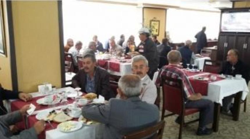 D&uuml;zce Belediyesi Emeklilileri Buluştu