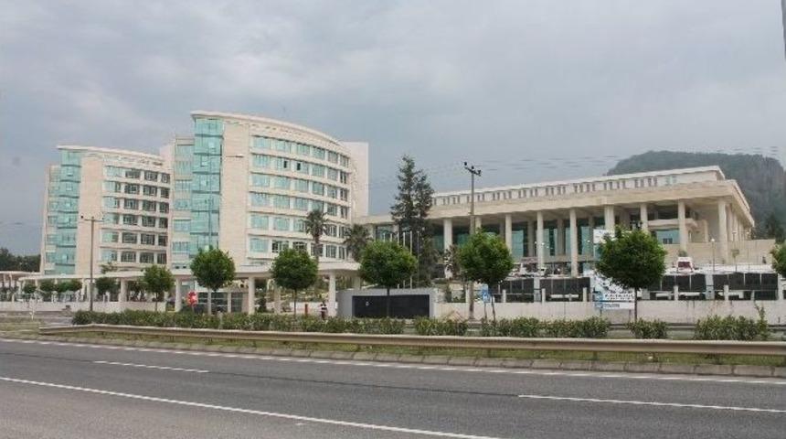 &Uuml;nye Devlet Hastanesi Hizmet Vermeye Başladı