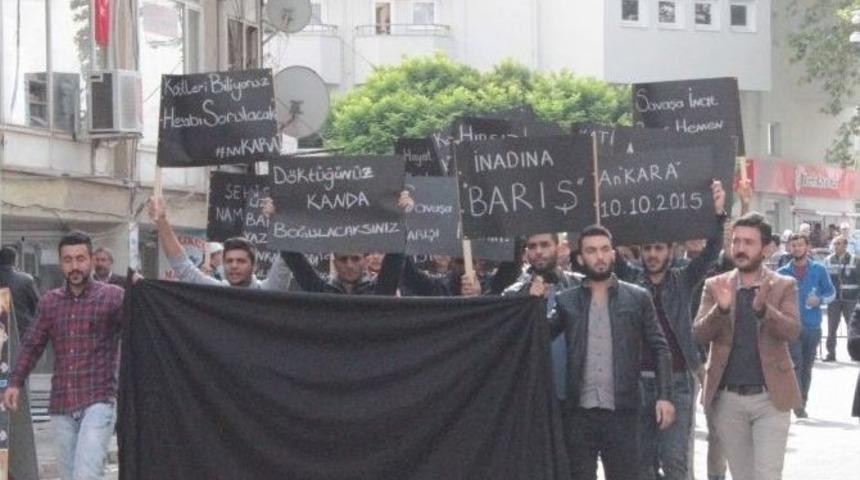 Polis Y&uuml;r&uuml;y&uuml;şe İzin Vermedi Stk Temsilcileri Oturma Eylemi Yaptı